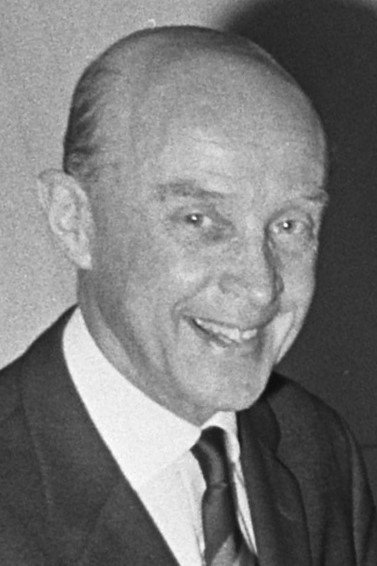 Chris Baay as Ambtenaar / Verteller in A Kingdom for a Horse