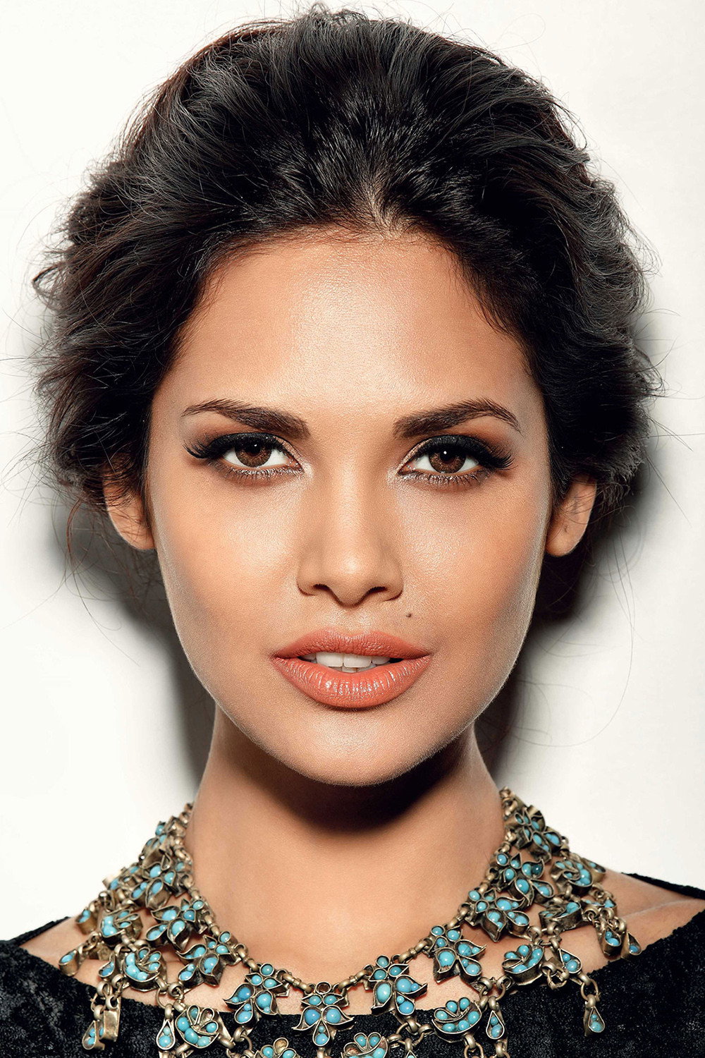 Esha Gupta as Maria in Commando 2 - The Black Money Trail
