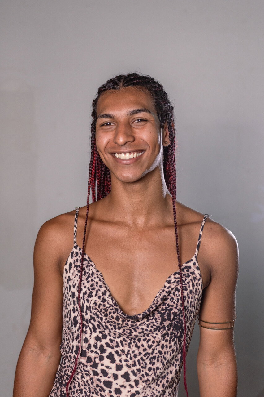 Artia as Renata in A Máscara do Vazio