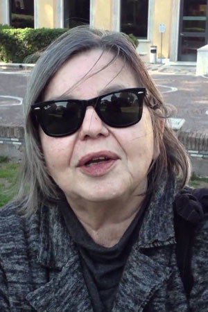 Alessandra Cardini as ragazza in ostaggio in Destruction Force