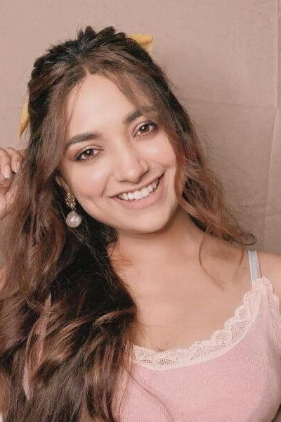 Jiya Shankar as Co-host in Engaged