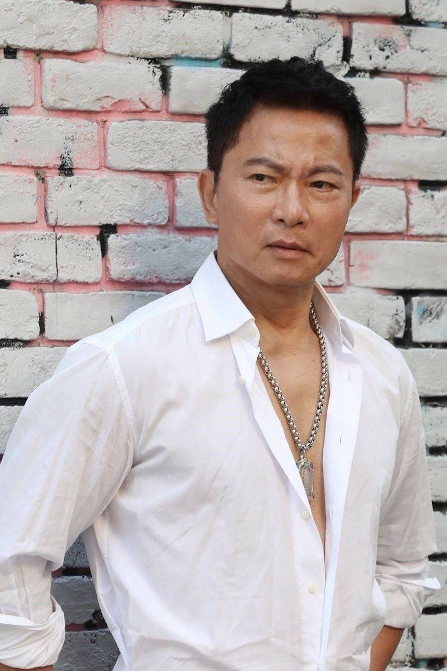 Chi Kuan-Chun as Yu Hoi Yeung in Drunken Monkey