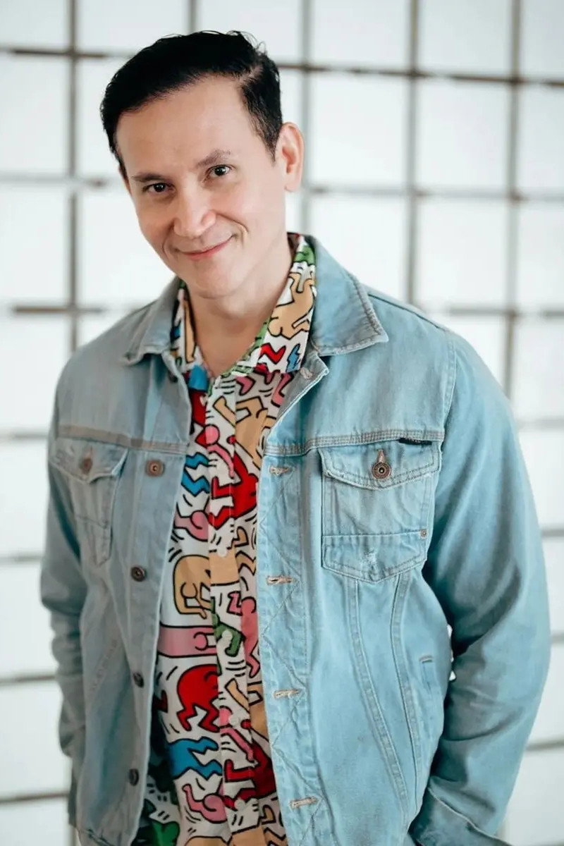 Marcelino Lefrandt as Pak Archewe in Too Handsome to Handle