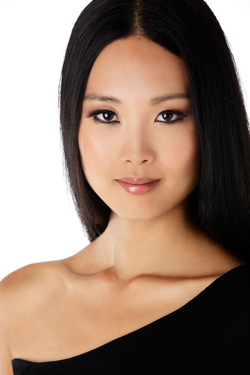 Maya Murofushi as Maya in Broken
