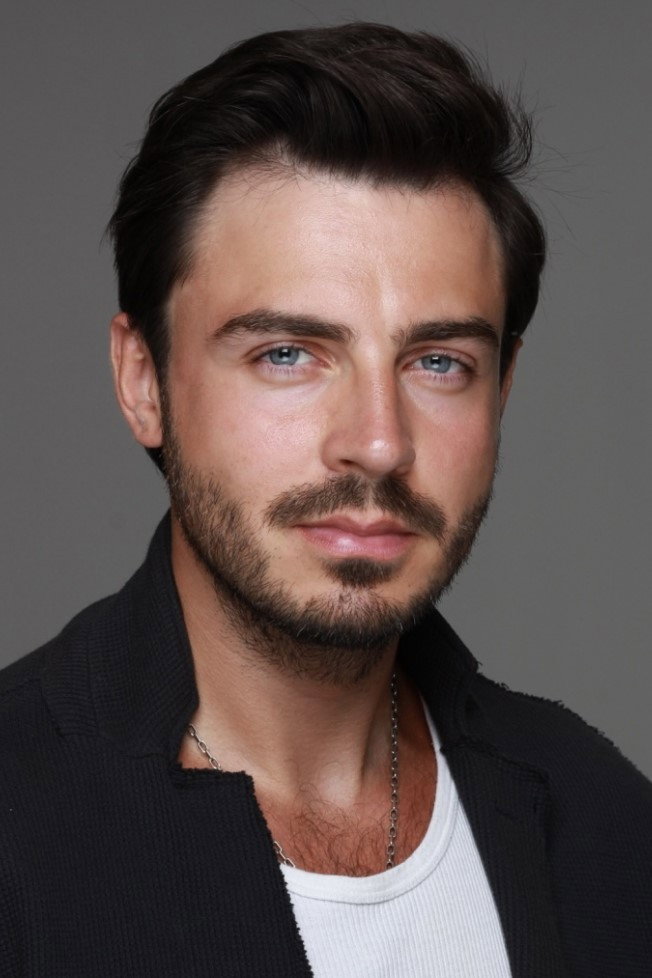 Иван Ратников as Сергей in Букет примирения