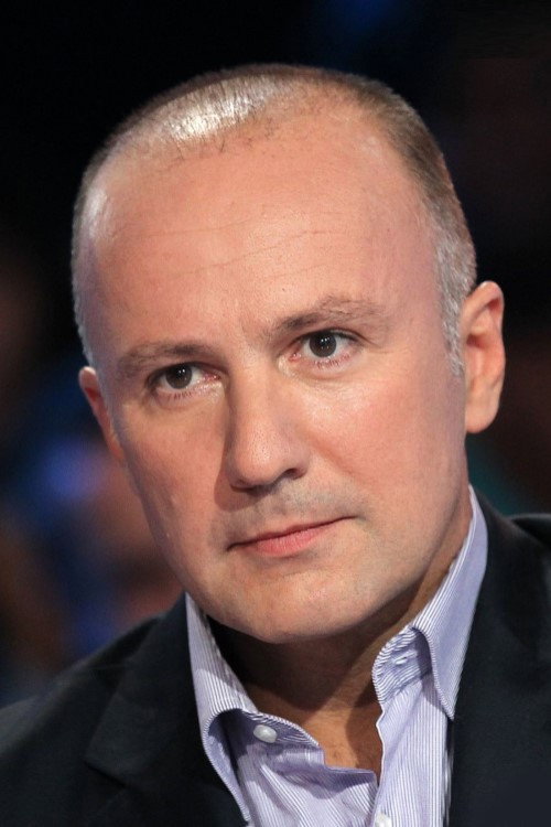 Dominique Rizet as Self - Host in Affaire suivante