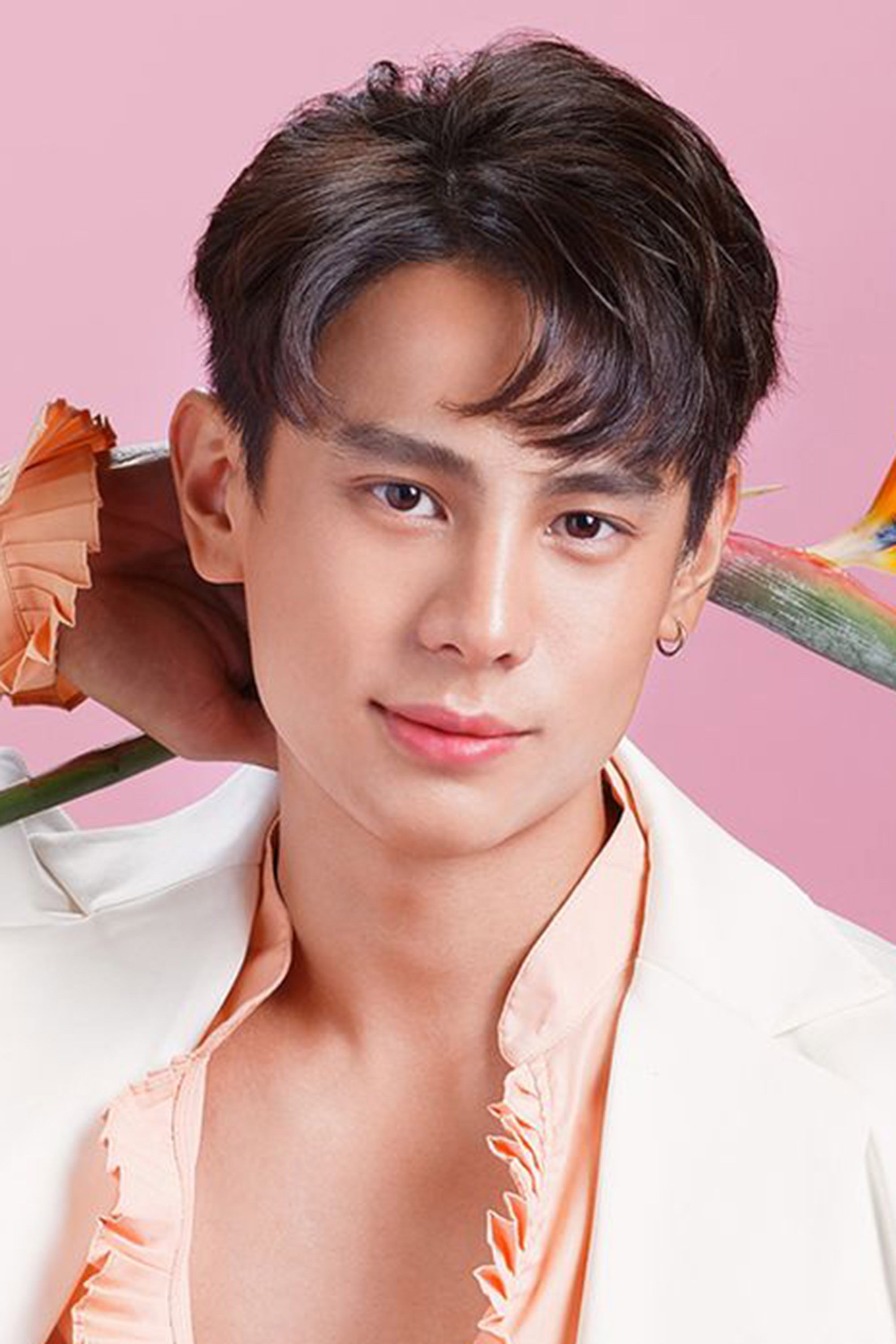 อาทิตย์ ตั้งวิบูลย์พาณิชย์ as Deantham in Pom Pang Ban