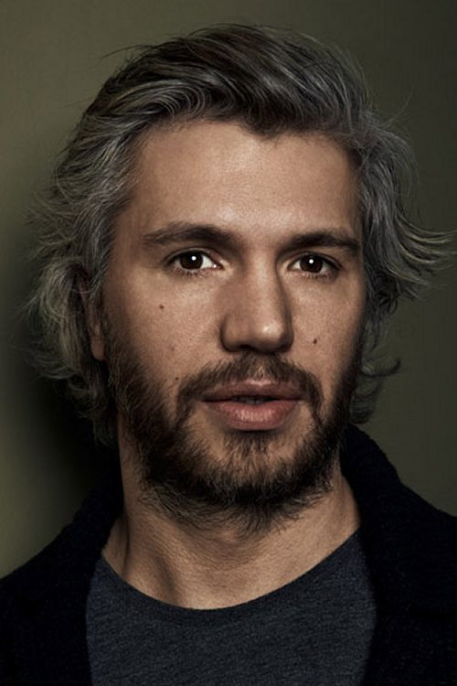 Nicolai Cleve Broch as Aksel Borgen in Acquitted
