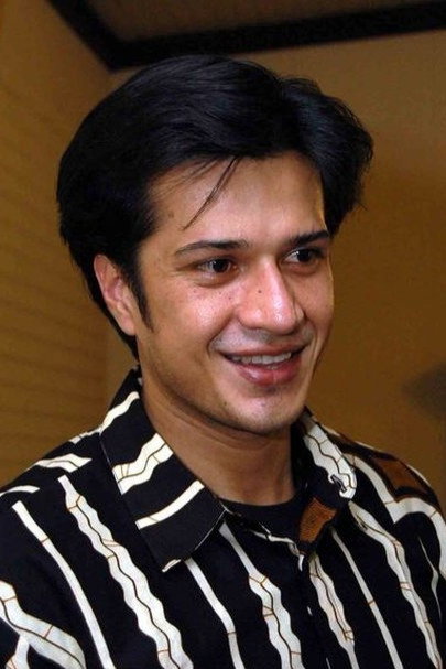 Primus Yustisio as Iman in Sincerity