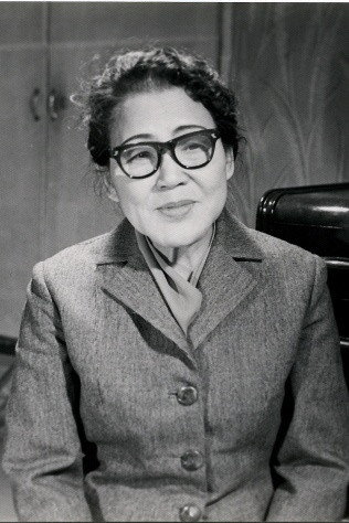 복혜숙 as Grandmother in Tuition