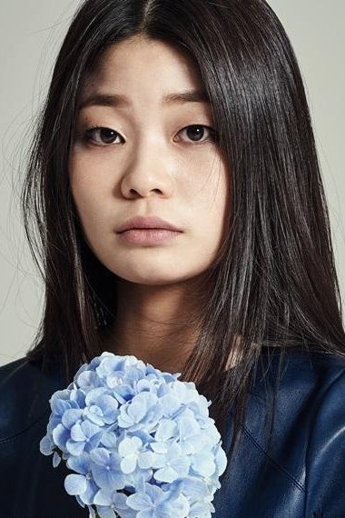 정하담 as Mi-rae in Light for the Youth