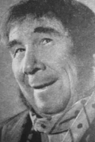 Георгий Колосов as worker in The Soul Calls