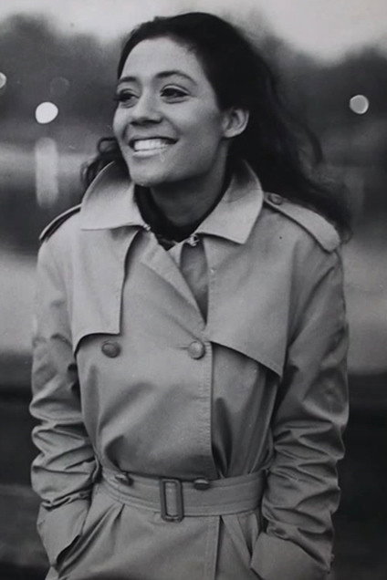 Ester Anderson as Melanie in The Touchables