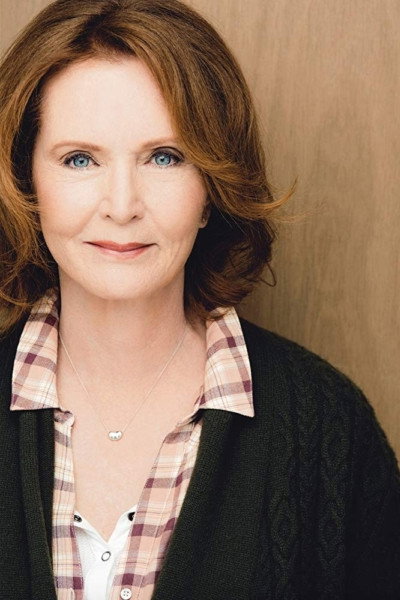 M.J. Karmi as Elaine in The Wrong Husband