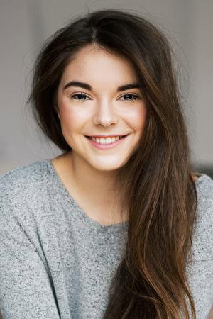 Charlie Lemay-Thivierge as Camille in Confluence