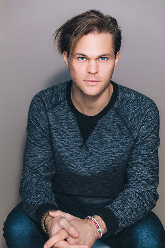 Matthew James Ballinger as Shamus in Pull Out