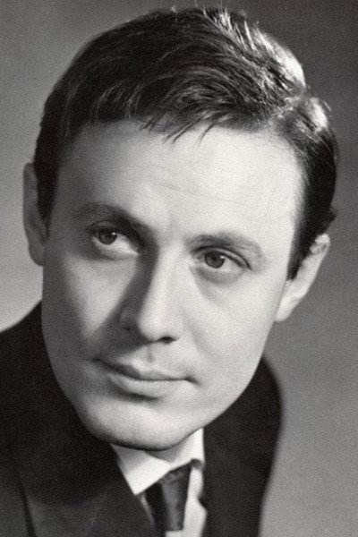 Юрий Соломин as Nicholas Miklouho-Maclay in Shore of his life