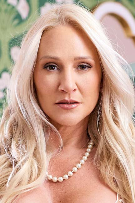 Alexis Malone as Nora in Chasing Destiny