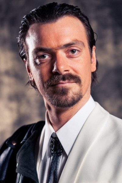 Bram Van Der Kelen as Steven Dood in The Columnist