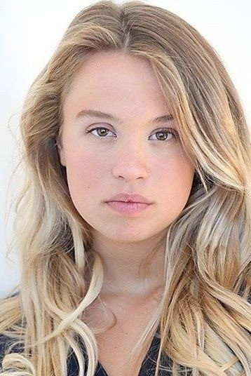 Evie Thompson as Veronica Crane in Heebie Jeebies