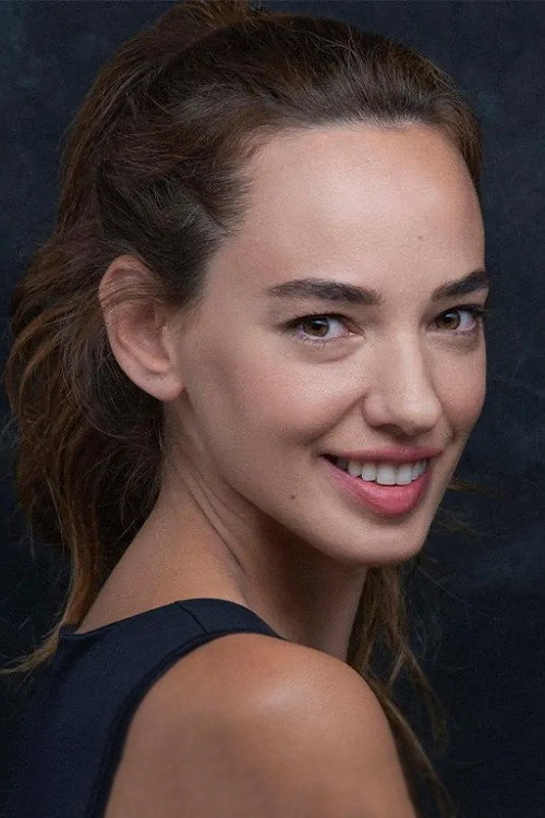 Seda Bakan as Güneş in Makber