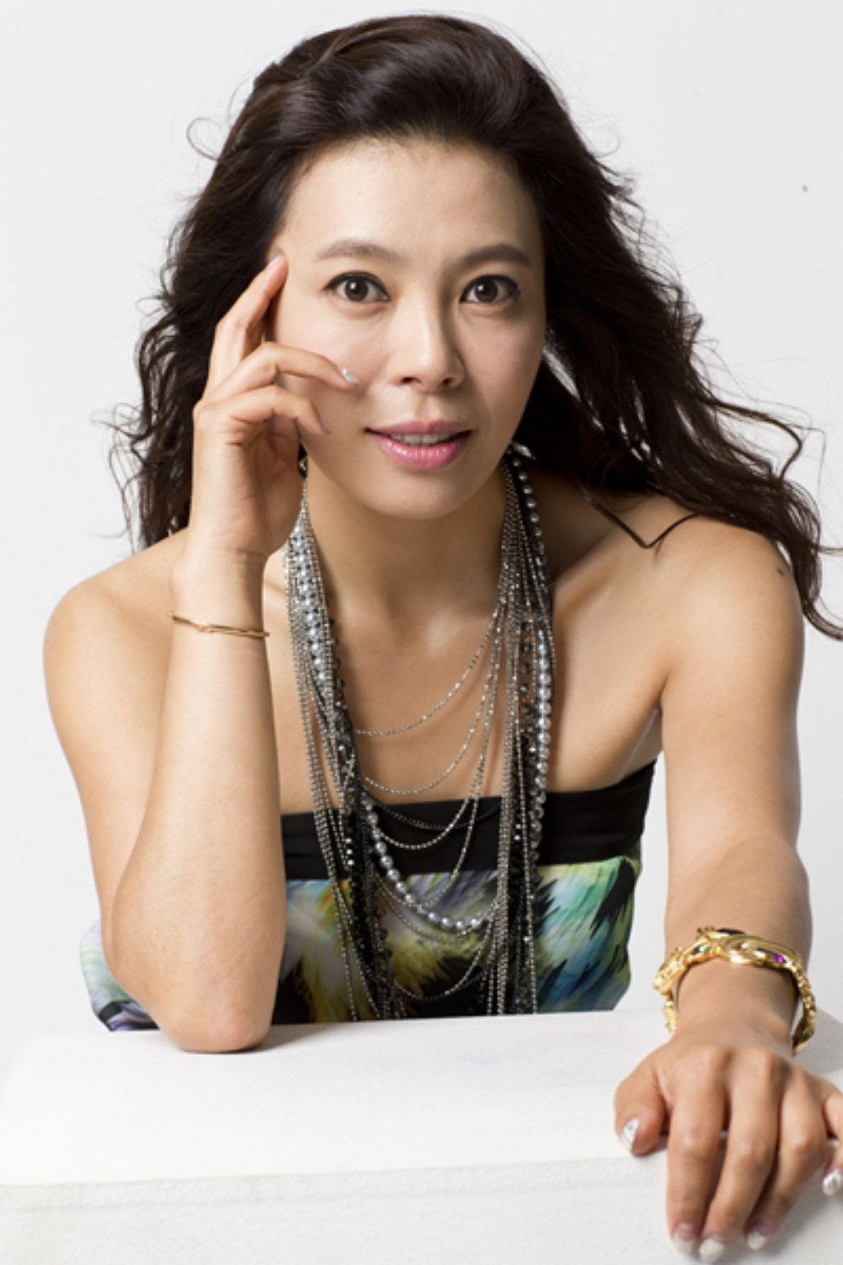 Oh Ji-young as Kim Kwang-soo Wife in The Beeper