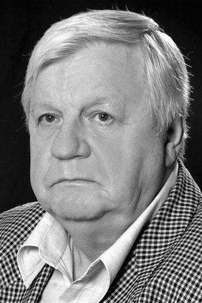 Юрій Мажуга as Владимир Сергеевич Сташков in Proceed to the Investigation. Film 1: Version