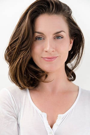 Caroline Kinsolving as Elizabeth in Puppy Love