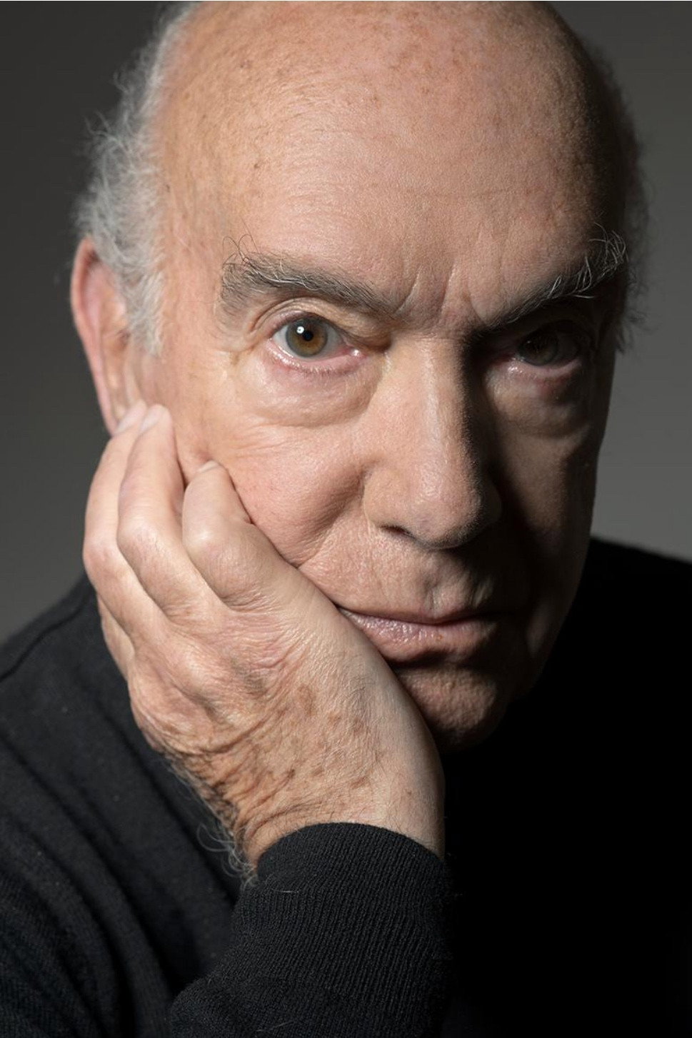 João D'Ávila as Ricardo Gonçalves in A Banqueira do Povo