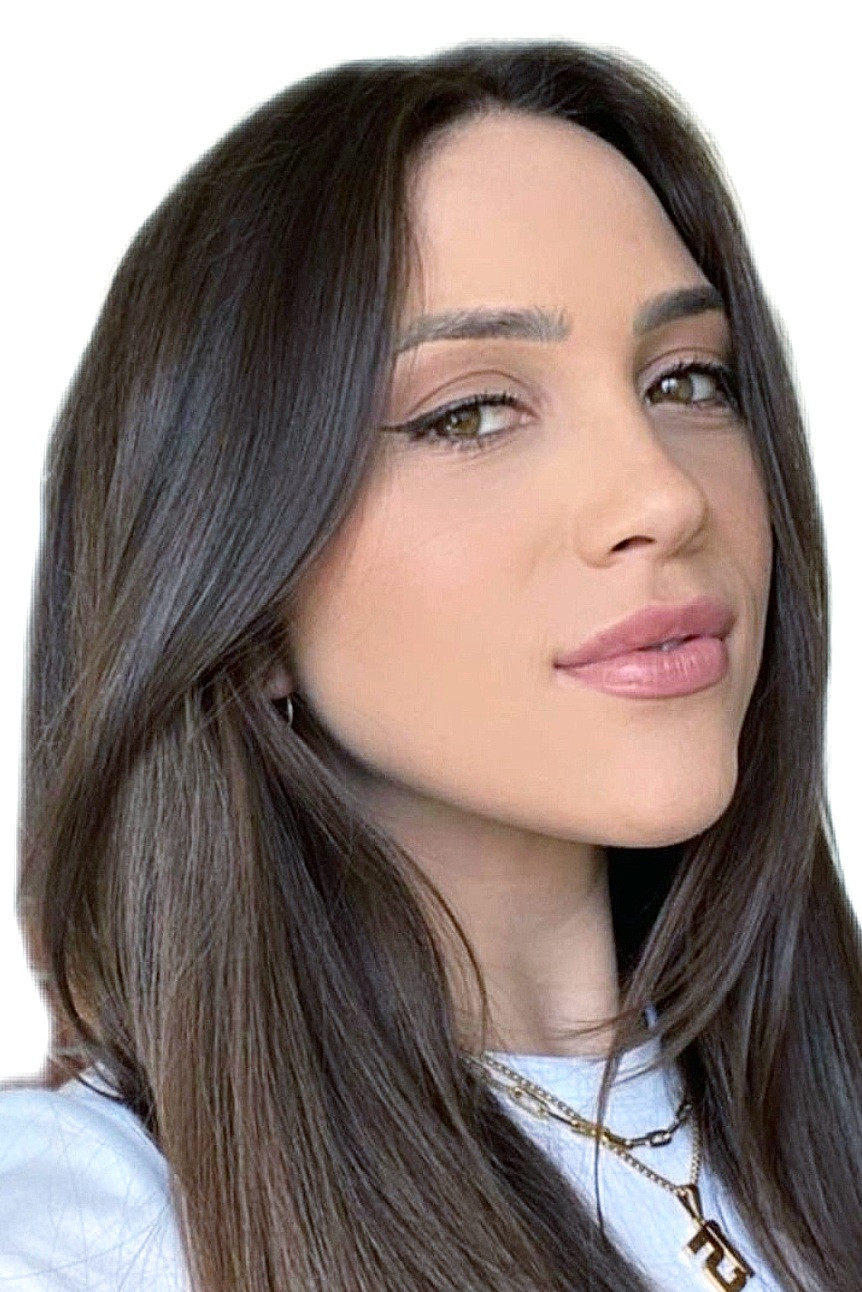 Danielle Mateo as Self in Meet Me in Paris