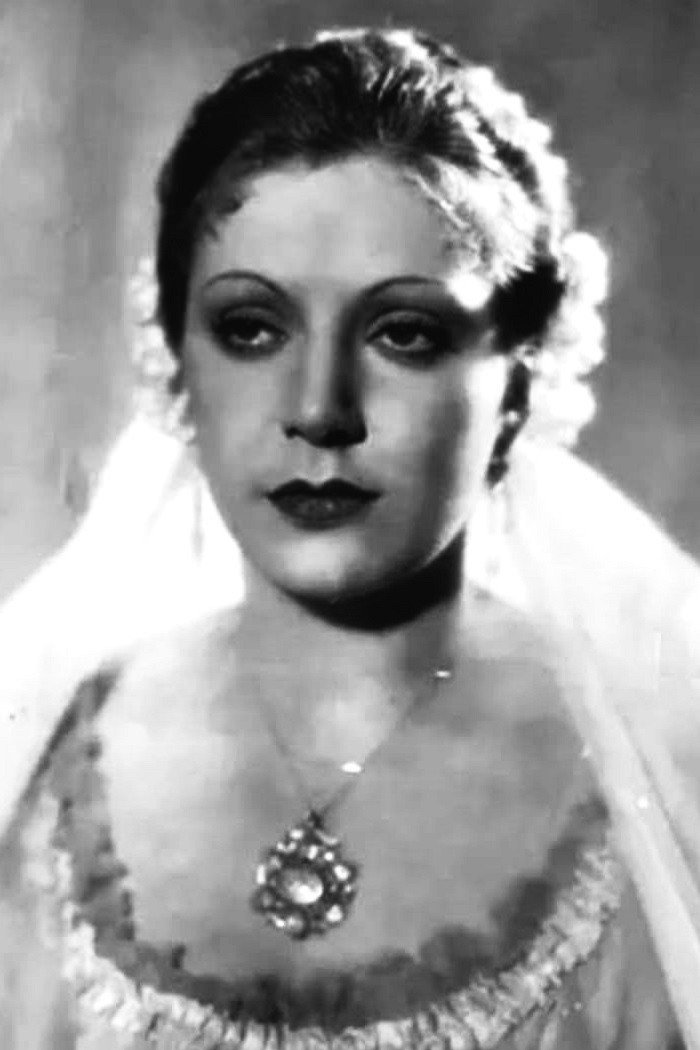 Pilar Muñoz as Andrea in Nobleza baturra