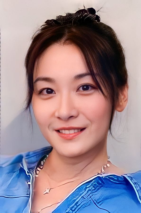Amigo Chiang as 胡莉 in 妈妈向前冲