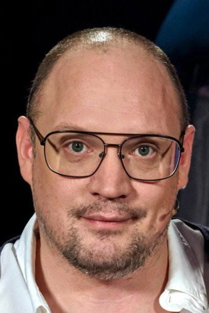 Jonatan Unge as Linus in Drugdealer