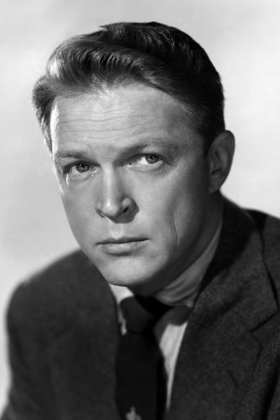 Alex Nicol as Col. Davis in A*P*E