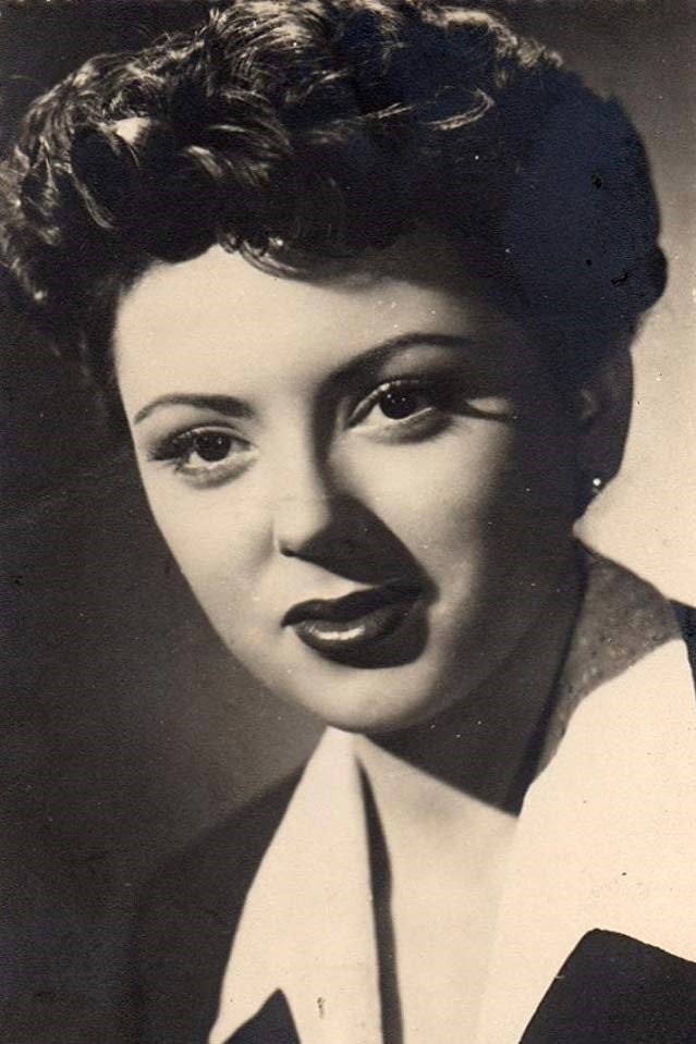 Elena Espejo as Catalina in Zalacaín el aventurero