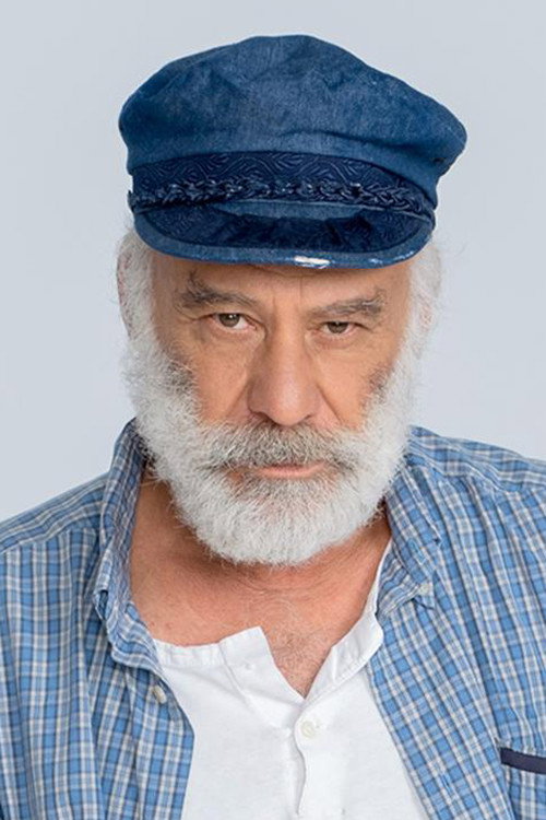 Γιάννης Κοκιασμένος as Restaurant Owner in Hen