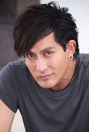 Pete Thongchua as Yordaying in Reya