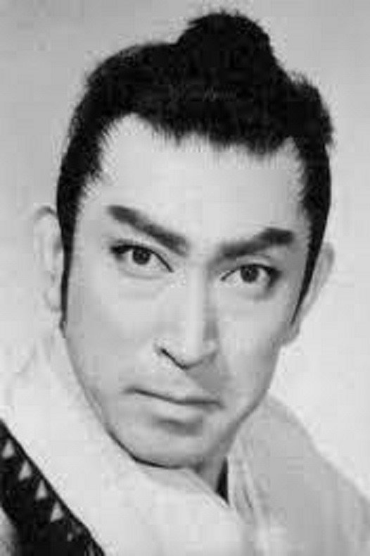 黒川弥太郎 as Yagyu Tajima-no-kami in Showdown at Lightning Pass