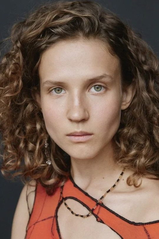 Мария Лукьянова as Lida in Breathe
