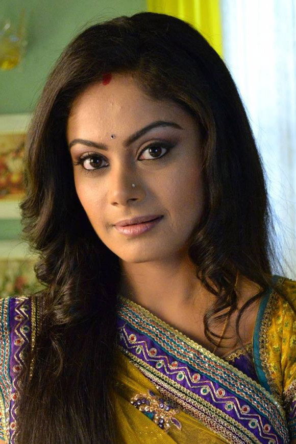 Toral Rasputra as Isha Ojha in Ek Nayi Chhoti Si Zindagi