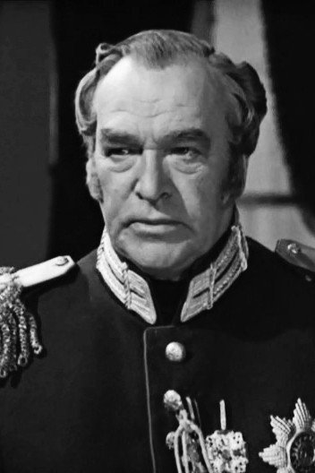 Алексей Максимов as Admiral in Blue Roads