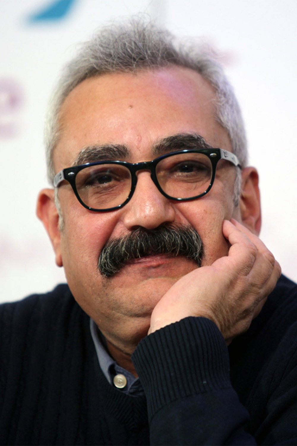 Farzad Motamen as Self in Frame