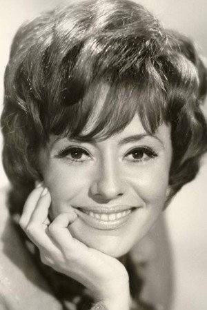 Caterina Valente as Caterina Bastiani in Das einfache Mädchen