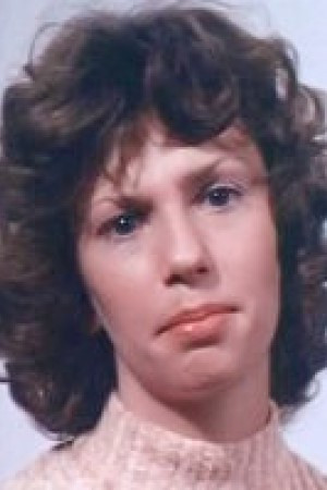 Tanya Tickler as Linda in Lecher