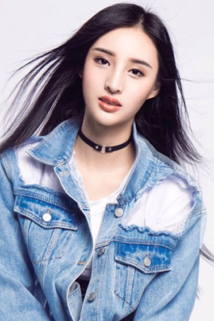Wu Chunyi as Sister Xing in Ban Drugs
