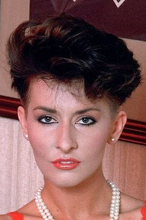 Tanya Foxx as Brooke in Having It All!