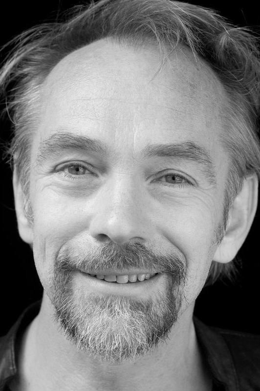 Les Bubb as Porter (voice) in Tarzan
