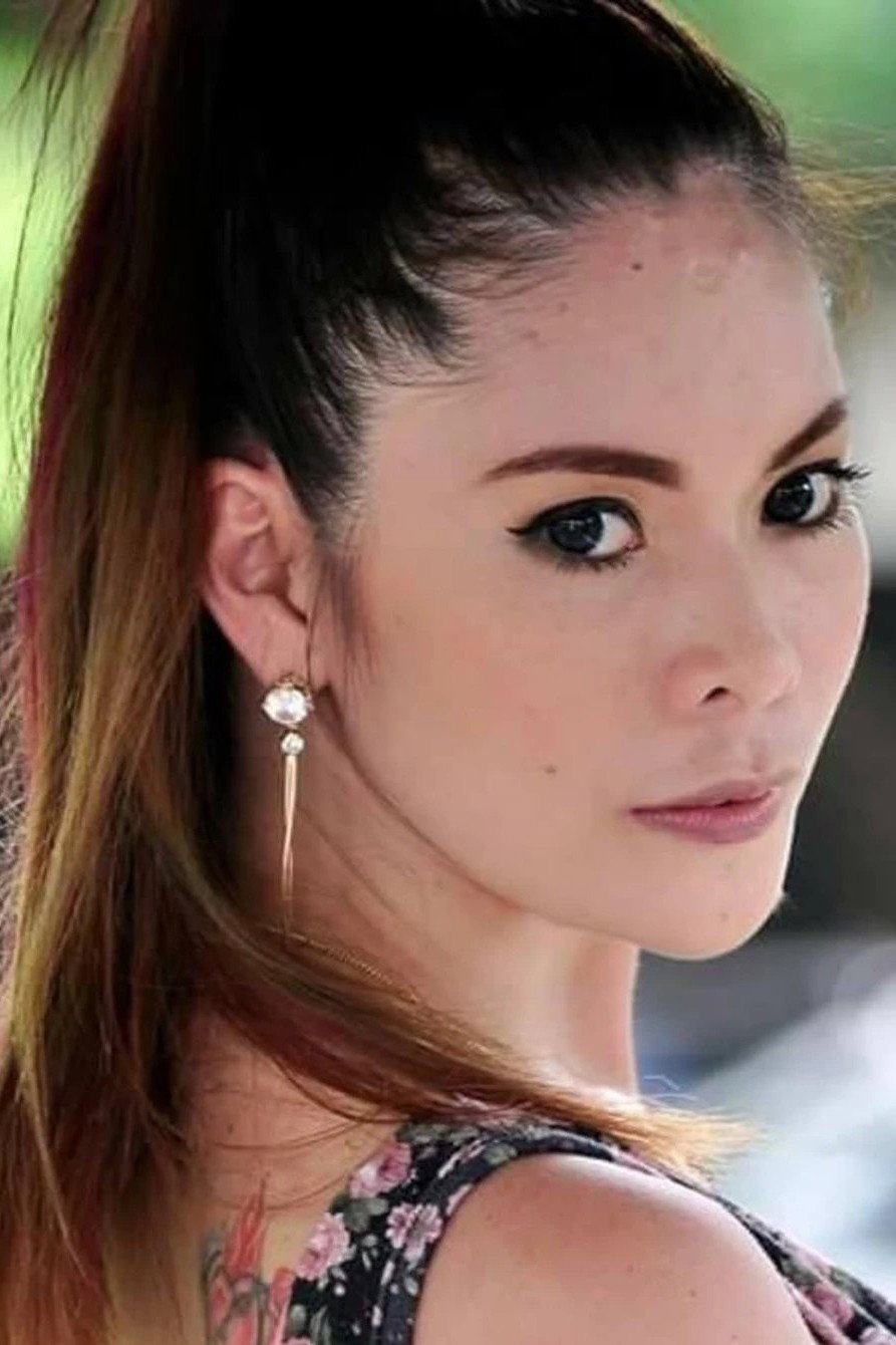 Theresa Amore as Zafina Lapa in Mapagbigay