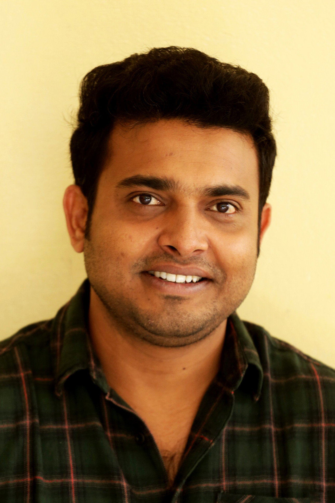 Getup Srinu as Dongesh in Katha Kanchiki Manam Intiki