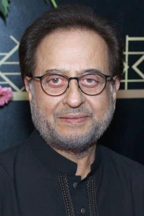 Nadeem as Dr. Azeem in Mein Ek Din Laut Kay Aaoon Ga